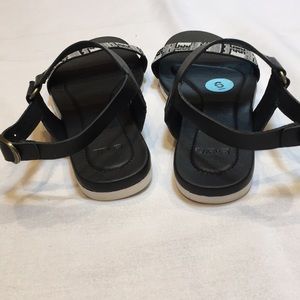 Teva Shoes - NWOB Teva Avaiina Sandal. Size 6. Teva Shoes - NWOB Teva Avaiina Sandal. Size 6.
